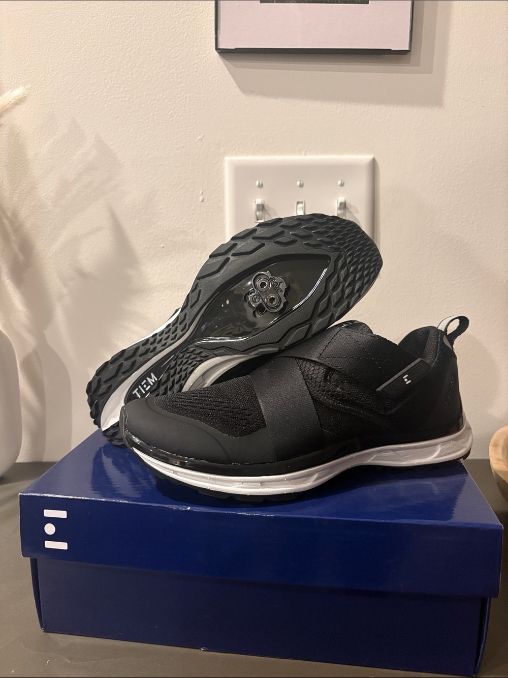 Women's TIEM Slipstream Cycling Shoes w CLIPS